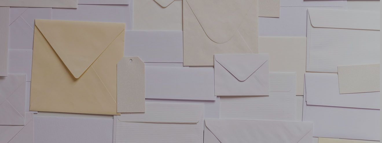 Caja de 250 Sobres 229x324 Papel DIN C4 Blanco Tira Silicona 90Gr/m²